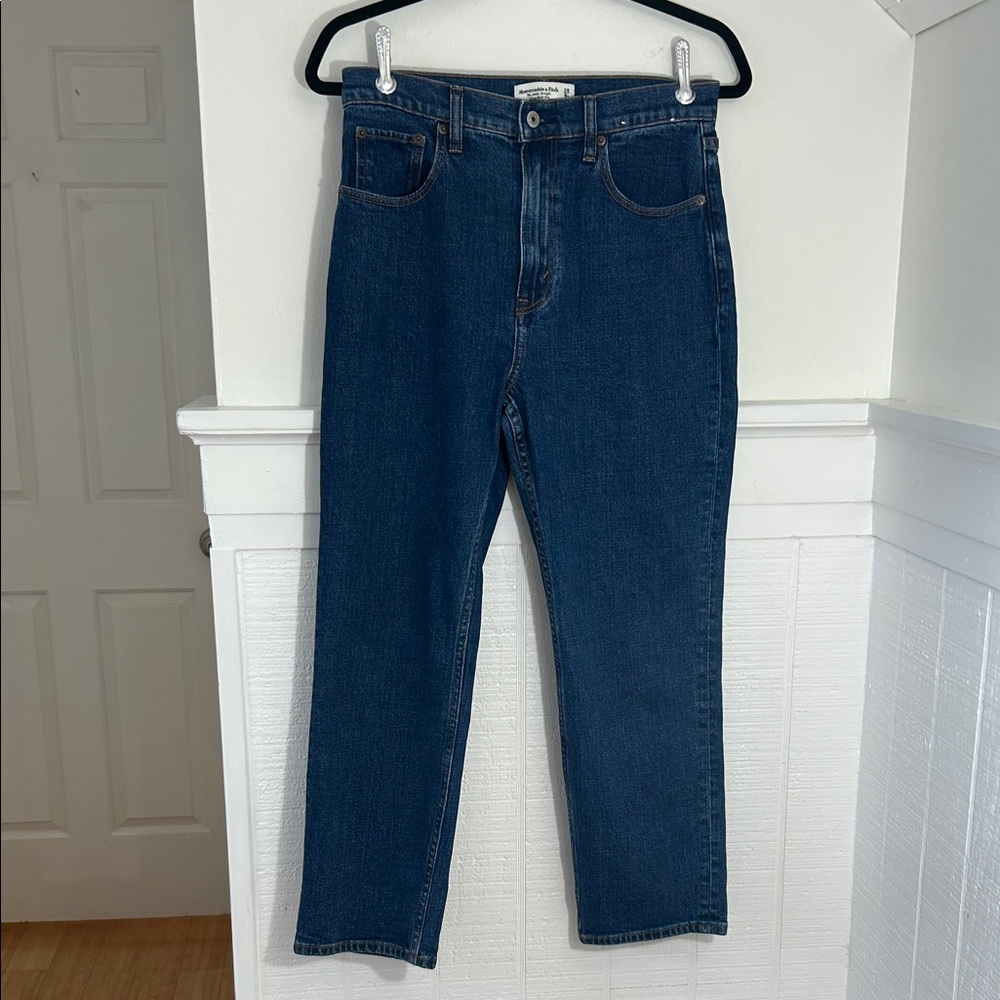 Abercrombie & Fitch The Ankle Straight Ultra High-Rise Jean Short Dark Blue